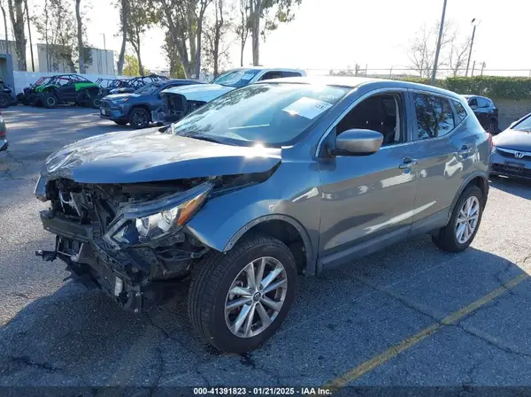 JN1BJ1CP1KW221873 2019 NISSAN ROGUE - Image 2