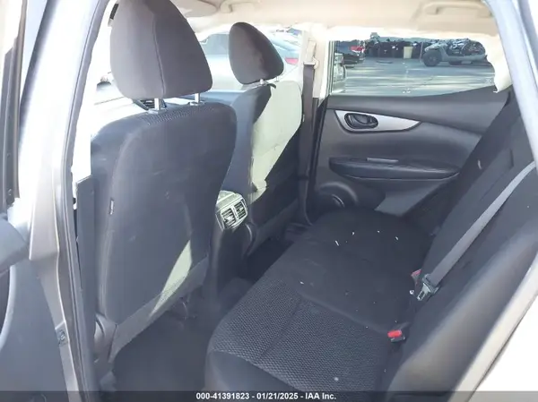 JN1BJ1CP1KW221873 2019 NISSAN ROGUE - Image 8