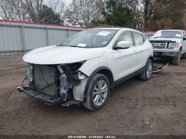 JN1BJ1CP1KW242156 2019 NISSAN ROGUE - Image 2