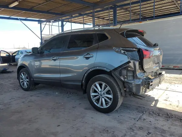 JN1BJ1CP1KW243811 2019 NISSAN ROGUE - Image 2