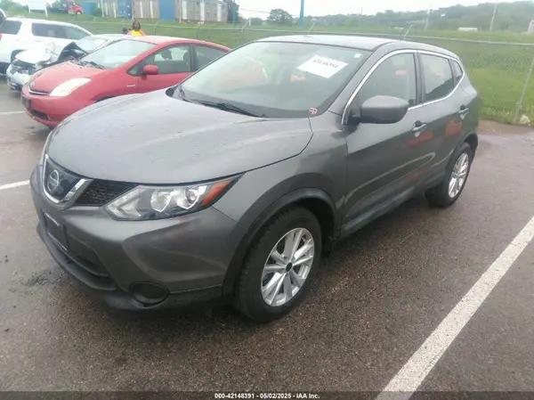 JN1BJ1CP1KW525477 2019 NISSAN ROGUE - Image 2