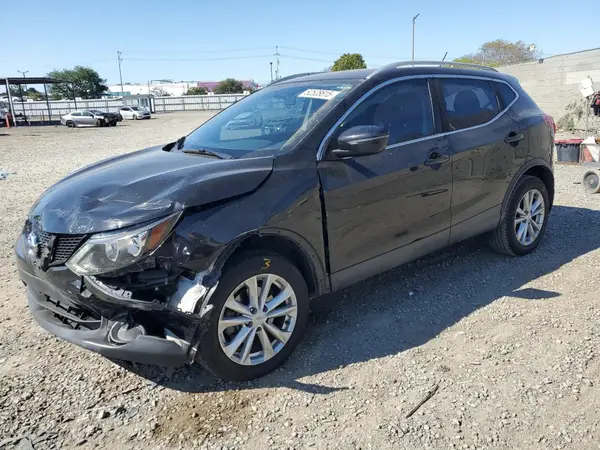 JN1BJ1CP2HW001652 2017 NISSAN ROGUE - Image 1