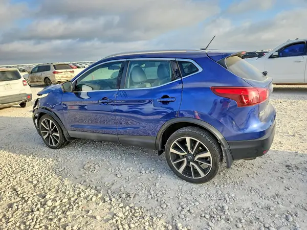 JN1BJ1CP2HW003224 2017 NISSAN ROGUE - Image 2