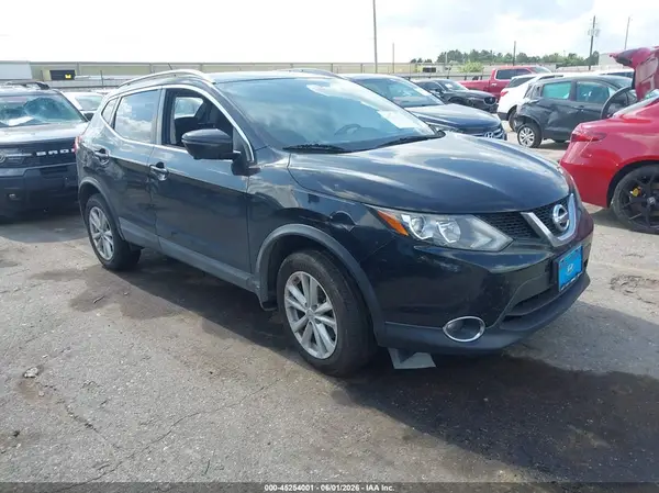 JN1BJ1CP2HW003563 2017 NISSAN ROGUE - Image 1