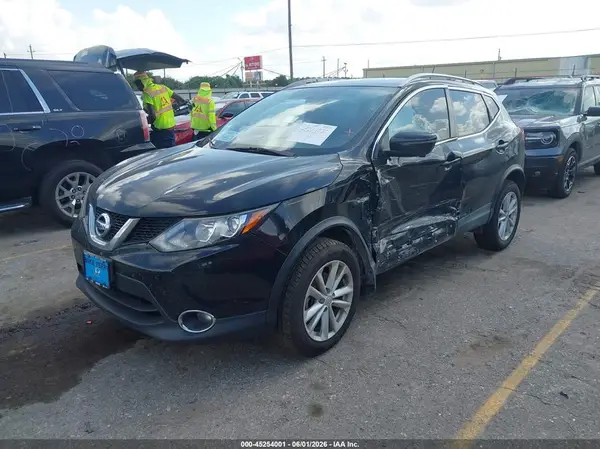 JN1BJ1CP2HW003563 2017 NISSAN ROGUE - Image 2
