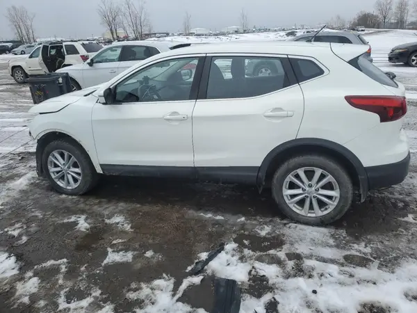 JN1BJ1CP2HW003675 2017 NISSAN ROGUE - Image 2