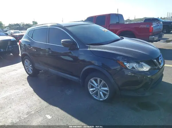 JN1BJ1CP2HW004115 2017 NISSAN ROGUE - Image 1