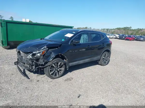 JN1BJ1CP2HW006429 2017 NISSAN ROGUE - Image 2