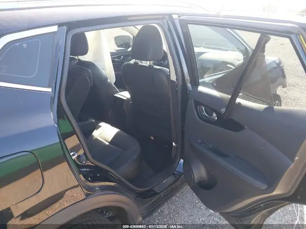 JN1BJ1CP2HW006429 2017 NISSAN ROGUE - Image 8