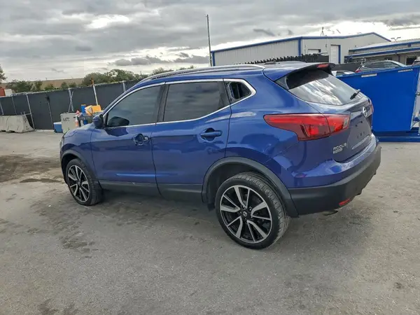 JN1BJ1CP2HW007791 2017 NISSAN ROGUE - Image 2