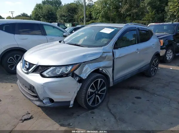JN1BJ1CP2HW008083 2017 NISSAN ROGUE - Image 2