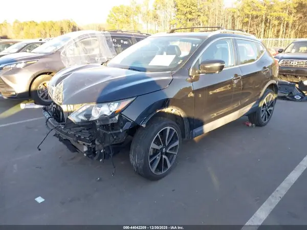 JN1BJ1CP2HW008164 2017 NISSAN ROGUE - Image 2