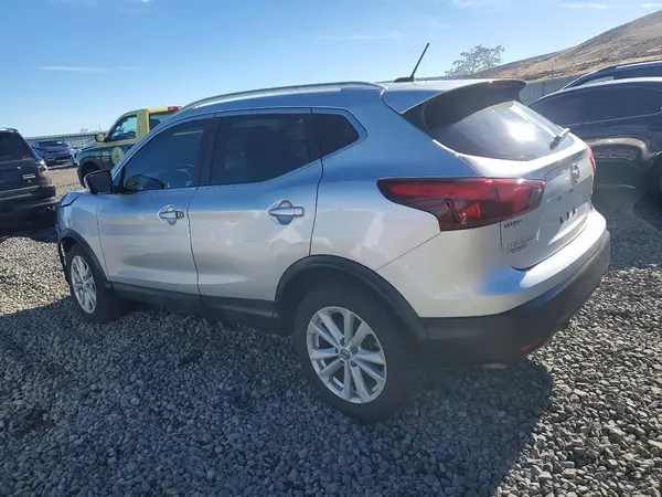 JN1BJ1CP2HW008813 2017 NISSAN ROGUE - Image 2
