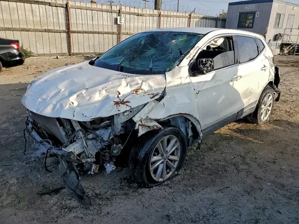 JN1BJ1CP2HW009685 2017 NISSAN ROGUE - Image 1