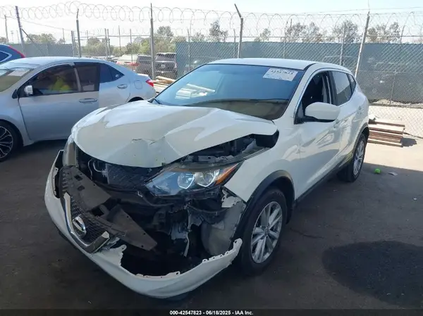 JN1BJ1CP2HW010433 2017 NISSAN ROGUE - Image 2