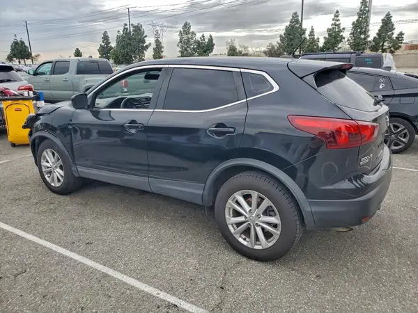 JN1BJ1CP2HW010819 2017 NISSAN ROGUE - Image 2