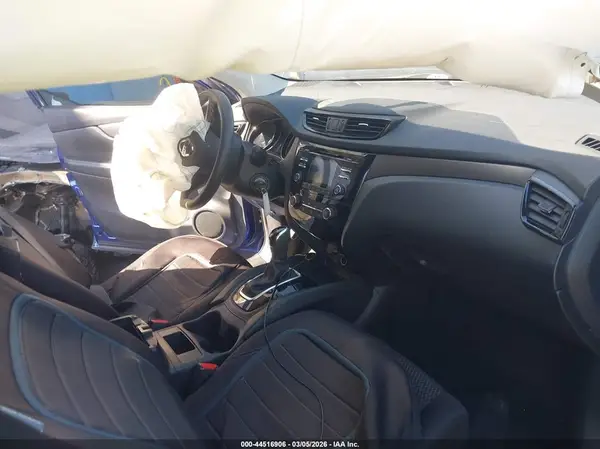 JN1BJ1CP2HW011212 2017 NISSAN ROGUE - Image 8