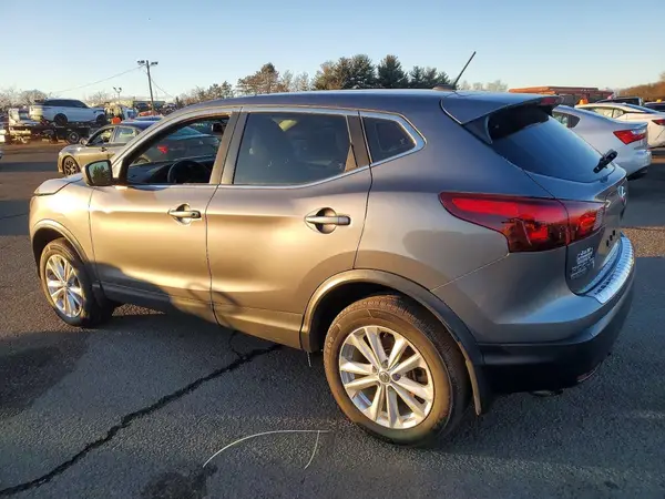 JN1BJ1CP2HW011758 2017 NISSAN ROGUE - Image 2