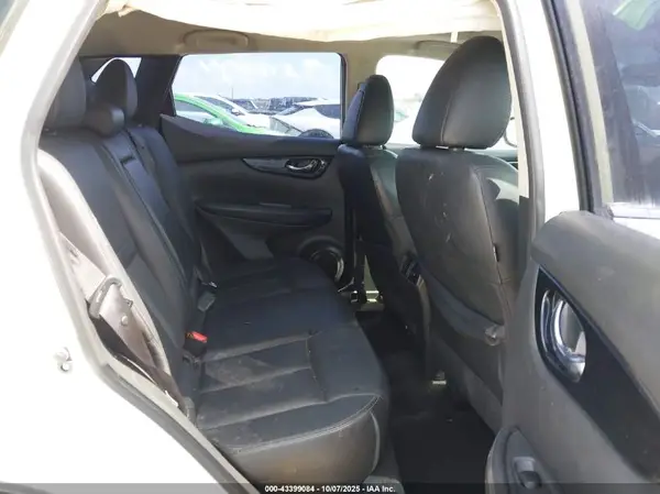 JN1BJ1CP2HW012456 2017 NISSAN ROGUE - Image 8