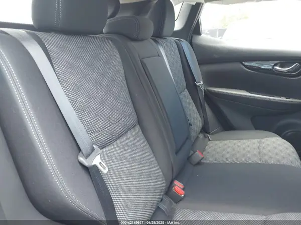 JN1BJ1CP2HW013252 2017 NISSAN ROGUE - Image 8