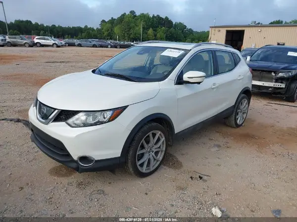 JN1BJ1CP2HW014420 2017 NISSAN ROGUE - Image 2