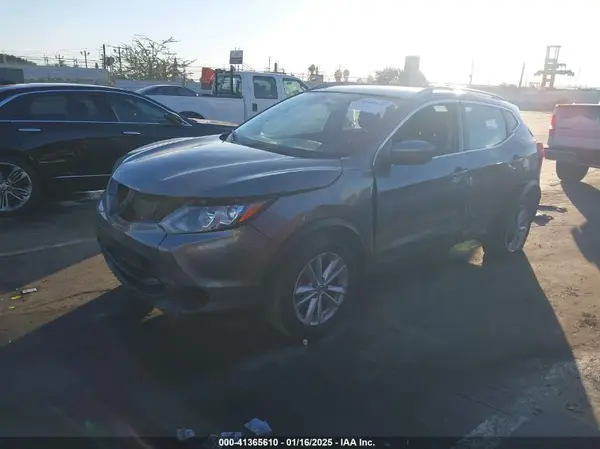 JN1BJ1CP2HW014630 2017 NISSAN ROGUE - Image 2