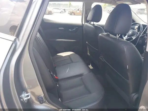 JN1BJ1CP2HW015664 2017 NISSAN ROGUE - Image 8