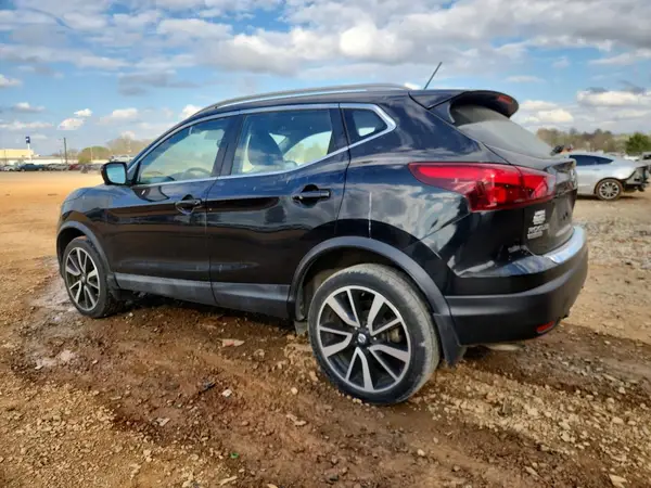 JN1BJ1CP2HW015972 2017 NISSAN ROGUE - Image 2