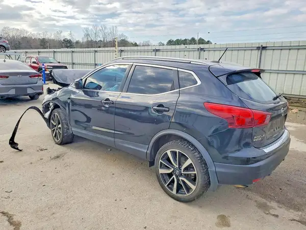 JN1BJ1CP2HW018659 2017 NISSAN ROGUE - Image 2