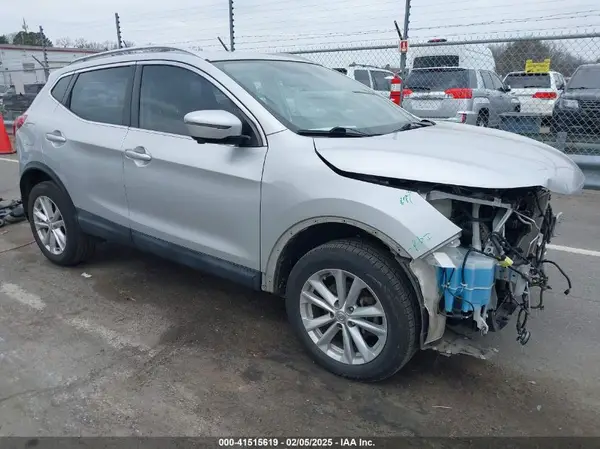 JN1BJ1CP2HW019634 2017 NISSAN ROGUE - Image 1