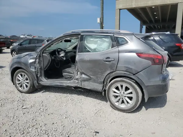 JN1BJ1CP2HW019939 2017 NISSAN ROGUE - Image 2