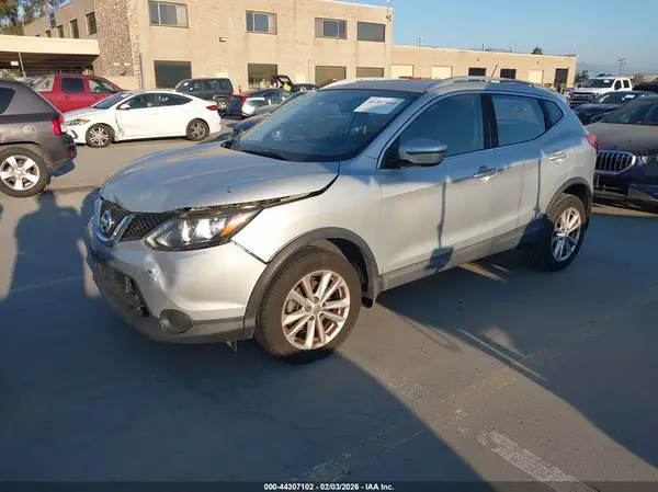 JN1BJ1CP2HW022677 2017 NISSAN ROGUE - Image 2