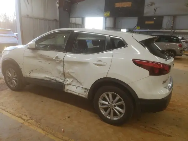 JN1BJ1CP2HW024381 2017 NISSAN ROGUE - Image 2
