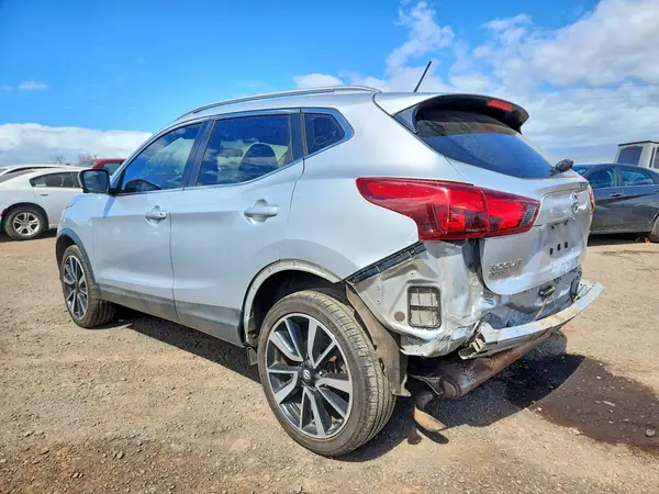 JN1BJ1CP2HW025305 2017 NISSAN ROGUE - Image 2