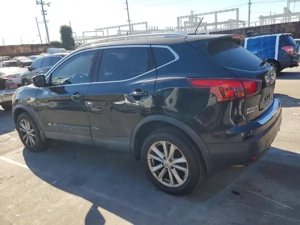 JN1BJ1CP2HW031637 2017 NISSAN ROGUE - Image 2