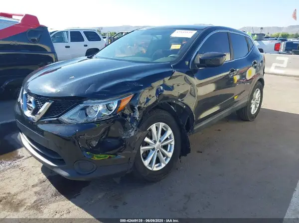 JN1BJ1CP2HW032965 2017 NISSAN ROGUE - Image 2