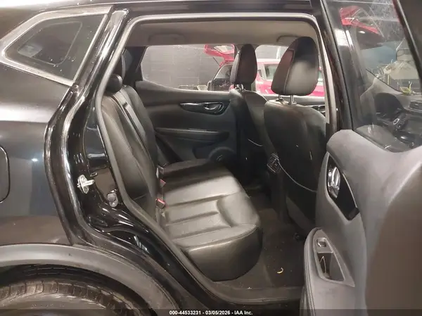 JN1BJ1CP2HW033193 2017 NISSAN ROGUE - Image 8