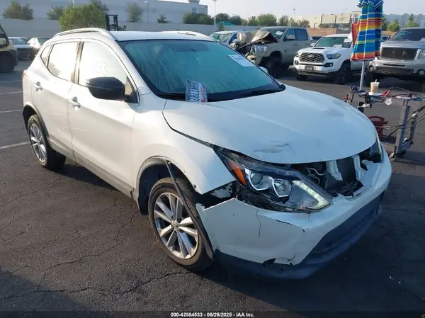 JN1BJ1CP2HW033534 2017 NISSAN ROGUE - Image 1