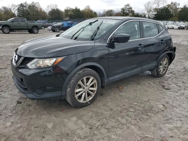 JN1BJ1CP2JW100588 2018 NISSAN ROGUE - Image 1