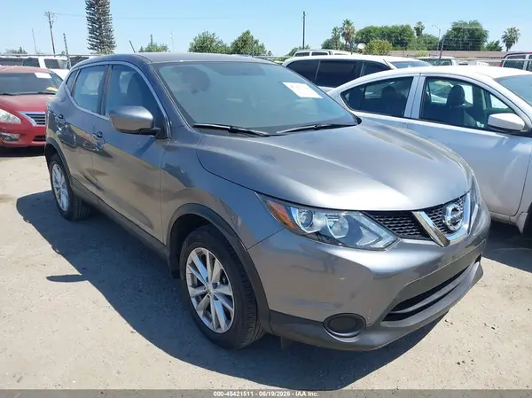 JN1BJ1CP2JW103474 2018 NISSAN ROGUE - Image 1