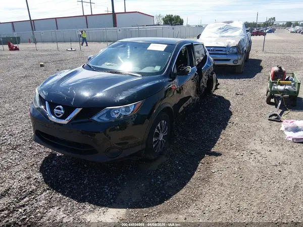 JN1BJ1CP2JW106052 2018 NISSAN ROGUE - Image 2