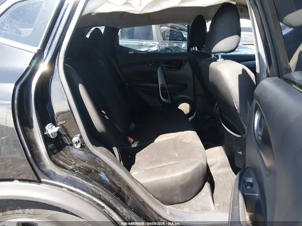 JN1BJ1CP2JW106052 2018 NISSAN ROGUE - Image 8