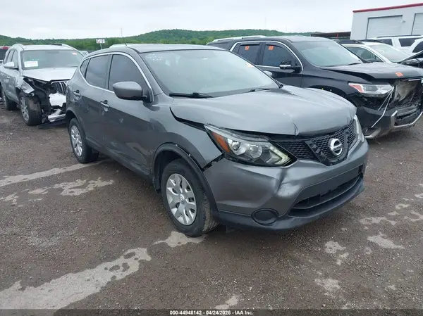 JN1BJ1CP2JW107542 2018 NISSAN ROGUE - Image 1