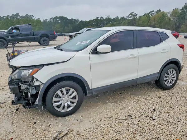 JN1BJ1CP2JW150729 2018 NISSAN ROGUE - Image 1