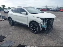 JN1BJ1CP2JW151413 2018 NISSAN ROGUE