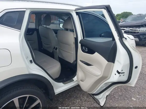 JN1BJ1CP2JW151413 2018 NISSAN ROGUE - Image 8
