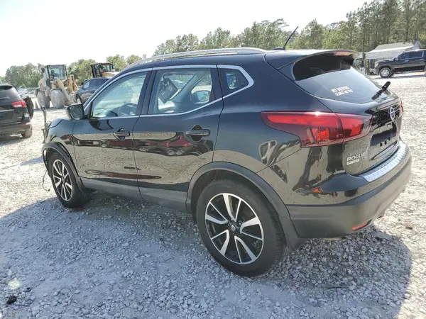 JN1BJ1CP2JW153629 2018 NISSAN ROGUE - Image 2