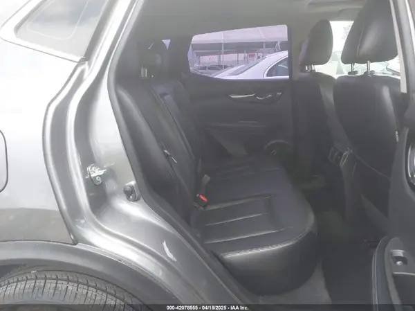 JN1BJ1CP2JW153663 2018 NISSAN ROGUE - Image 8