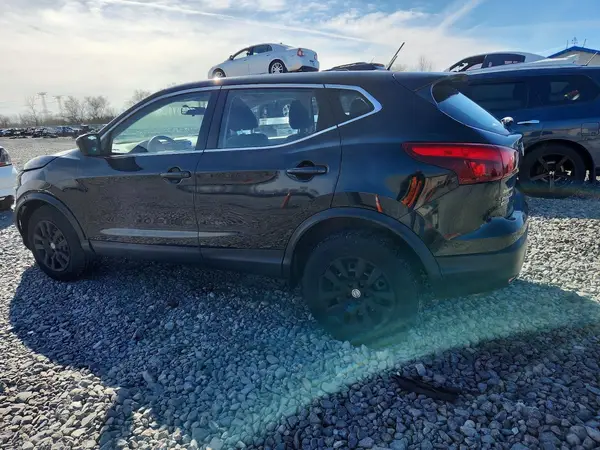 JN1BJ1CP2JW156823 2018 NISSAN ROGUE - Image 2