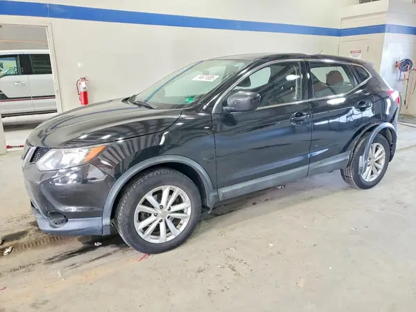 JN1BJ1CP2JW160600 2018 NISSAN ROGUE - Image 1